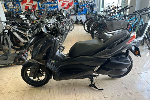 Yamaha XMAX 300